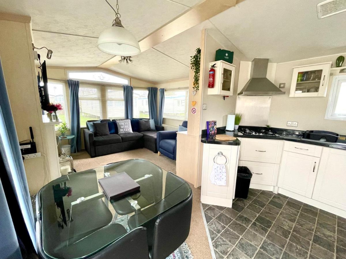 Modern Holiday Home #Skipsea Sands Static Hire エクステリア 写真